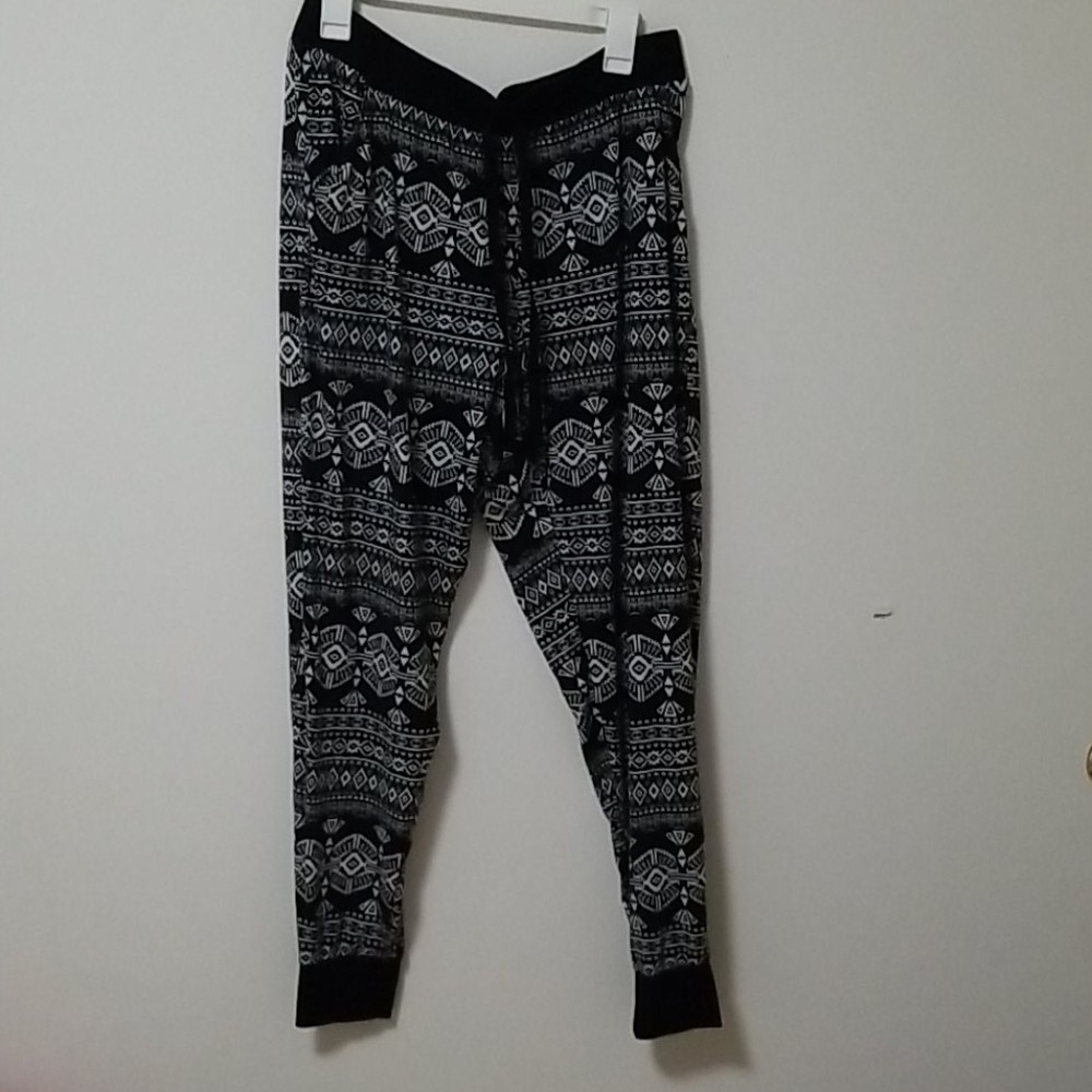 Black and white pattern Rue21 jogger pants